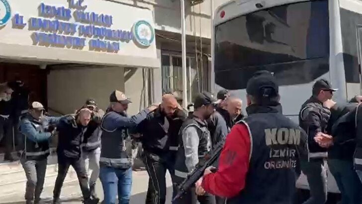 İzmir merkezli ‘Mahzen 13’ operasyonunda 15 kuşkulu tutuklandı