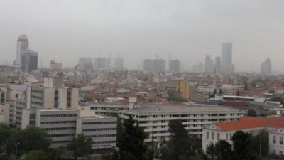 İzmir’e çöl tozu bulutu çöktü: Göz gözü görmedi!