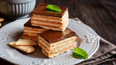 Muhallebili Bisküvili Pasta