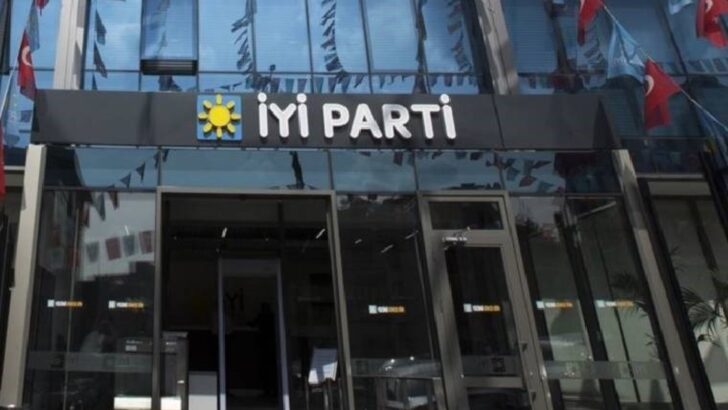 GÜZEL Parti’de kurultay krizi büyüyor! İzmir teşkilatında 400 üye istifa etti
