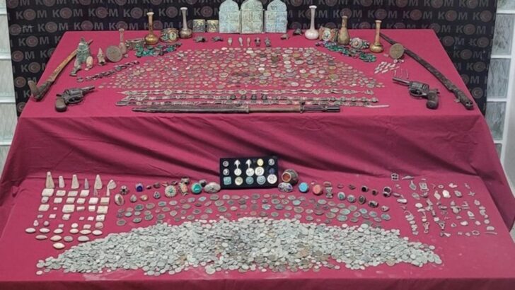 İzmir’de 9 milyon 500 TL pahasında tarihi eser ele geçirildi