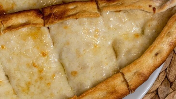 Kaşarlı Pide