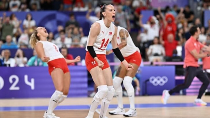 Filenin Sultanları alanda: Yarı final coşkusu Türkiye’nin her bir yanında dev ekranlarda…