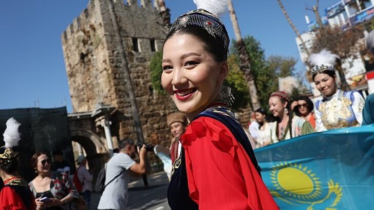 3. Milletlerarası Antalya Yörük Türkmen Şenliği Yörük Göçüyle başladı