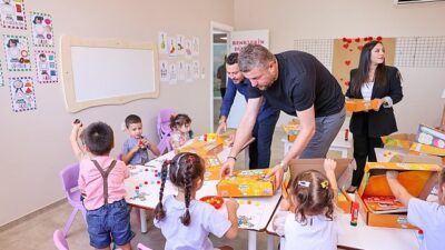 Buca Belediyesi’nden miniklere fiyatsız eğitim seti