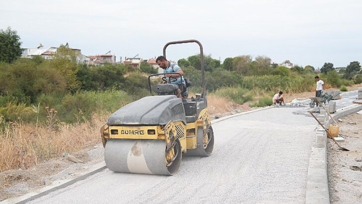 Burhaniye’de yollar yenileniyor