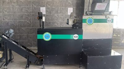 Çorlu Belediyesi tarafından hizmete sunulan Süreksiz Hayvan Bakımevi bünyesindeki Mama Üretim Tesisi kuru mama üretimini sürdürüyor.