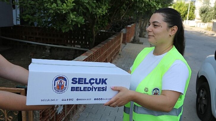 Efes Selçuk’ta Toplumsal Dayanışma Büyüyor: Lider Sengel’den Beslenme Çantası Daveti