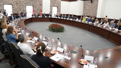 Egeli bilim insanlarının misyon aldığı İzmir Körfez Bilim Kurulu, acil aksiyon planı için toplandı