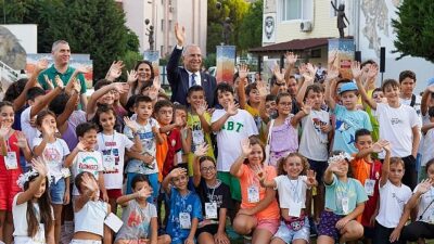 Gaziemir’in çevreci çocukları vazife başında