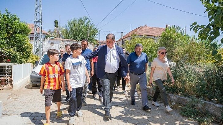 İzmir Büyükşehir’den yangın mağduru öğrencilere kırtasiye dayanağı