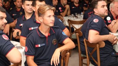 Kahraman itfaiyecilerimizin alınlarından öpüyorum