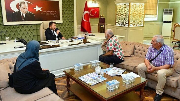 Kahramankazan Belediye Başkanı Selim Çırpanoğlu, Halk Günü’nde vatandaşlarla bir ortaya geldi.