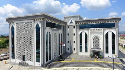 Kartepe Belediyesi Sosyal Yardım İşleri Müdürlüğü’nden ihtiyaç sahibi 957 öğrenciye eğitim desteği verildi.