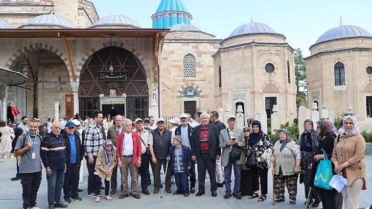 Konya Büyükşehir, Dünya Yaşlılar Günü’nde Büyüklerimizi Unutmadı