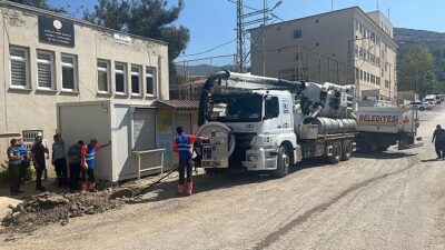 Konya Büyükşehir Osmaniye’de Zelzelede Oluşan Altyapı Hasarlarını Onarıyor