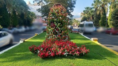 Lider Çerçioğlu kenti Cumhuriyetin renkleriyle süslüyor