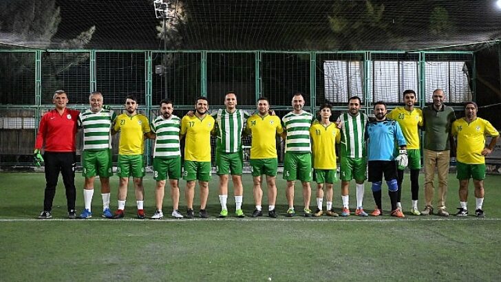 Lider Eşki gençlerle alanda buluştu