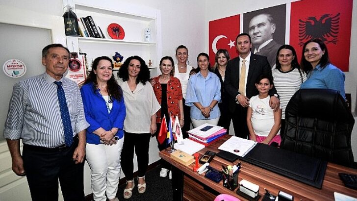 Lider Eşki’den Bornova Arnavutları’na ziyaret