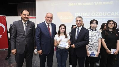 Lider İbrahim Sandıkçı: “YKS ve LGS’de derece elde eden tüm öğrencilerimizi ikramlarıyla buluşturduk”