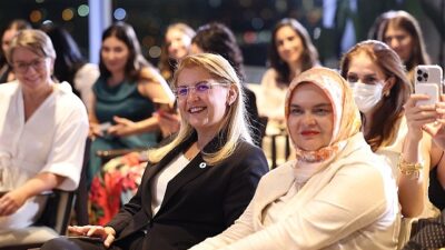 Lider Ovalıoğlu: Bayanların siyasette yer alması adalet ve demokrasi sorunudur.