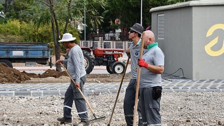 Lider Topaloğlu park çalışmasını inceledi