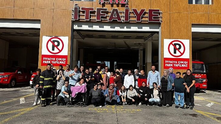 Nevşehir Belediyesi Özel İnsanlar Eğitim Merkezi’ndeki öğrenciler İtfaiyecilik Haftası dolayısıyla İtfaiye Müdürlüğü’nü ziyaret etti.