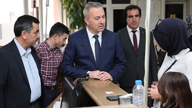 Sivas Belediyesi tarafından kentteki muhtaçlık sahibi vatandaşlar için Gülkart projesi hayata geçirildi.