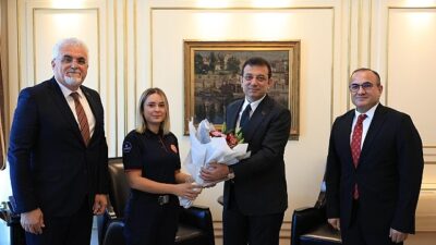 TBB ve İBB Başkanı Ekrem İmamoğlu, 310. kuruluş yıldönümünü kutlayan İstanbul İtfaiyesi takımlarını Saraçhane’de ağırladı