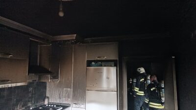 Yangında mahsur kalan 1 kişiyi itfaiye kurtardı…