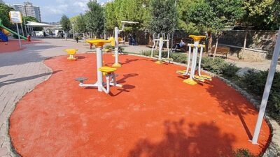14 ilçede 84 park ve spor alanının tabanı yenilendi Çocuklar inançla oynasın diye…