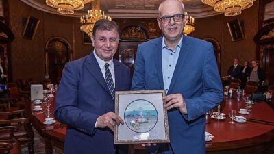 Başkan Tugay ve İzmir heyeti Almanya’da önemli temaslarda bulundu