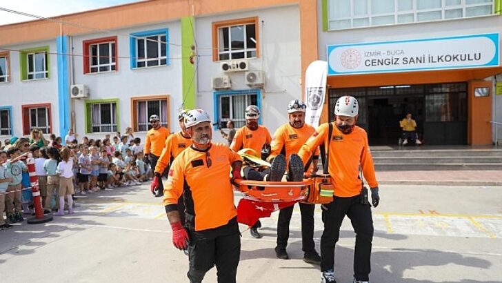 BUCAKUT, bilgi ve tecrübelerini Buca’nın çocuklarıyla paylaşıyor