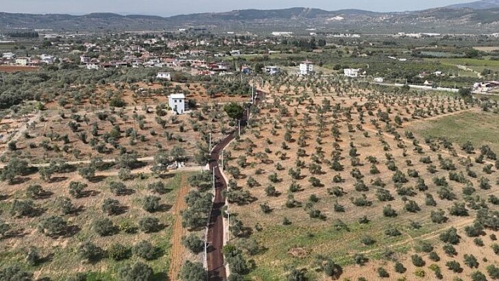 Büyükşehir’den etraf yerleşimlerde sathi kaplama atağı 14 ilçede 200 kilometrelik ova yolu düzenlendi