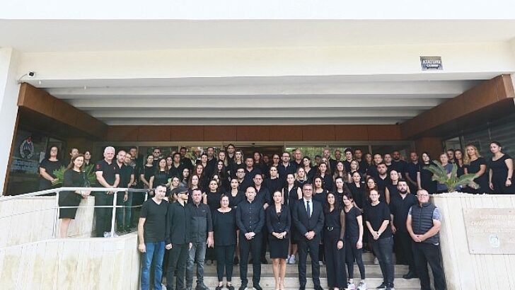 Efes Selçuk Belediyesi’nden şiddete karşı siyah duruş