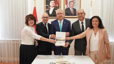 Egeli akademisyenler İzmir’in birinci “Dünya Miras Alanı”nın yaşatılmasına öncülük ediyor