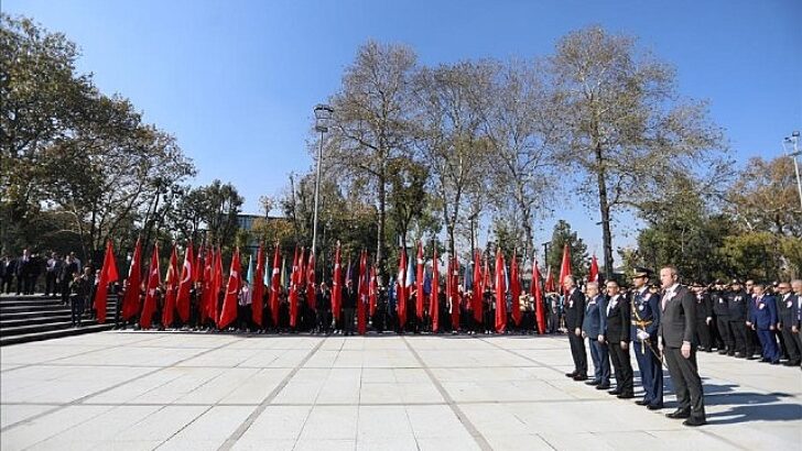 İnegöl’de Cumhuriyet Bayramı Coşkusu Çelenk Merasimiyle Başladı