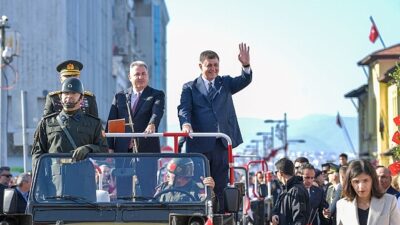 İzmir Cumhuriyet’in 101’inci yaşını büyük bir coşkuyla kutluyor Lider Tugay: Son nefesime kadar gayret edeceğim