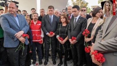 İzmir’de zelzelenin 4. yıldönümünde 30 Ekim Zelzele Anıtı ve Parkı’nda merasim düzenlendi
