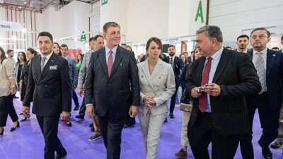 İzmir’in üç fuarı dokuma kesimine güç verdi