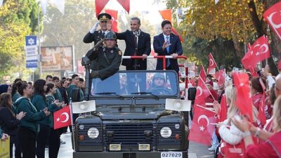 Kadıköy’de Büyük Cumhuriyet Yürüyüşü Öncesi Renkli Manzaralar