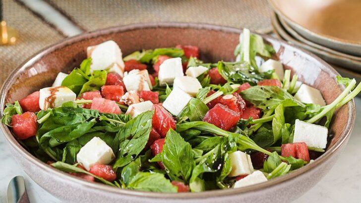 Karpuzlu Ve Ezine Peynirli Salata