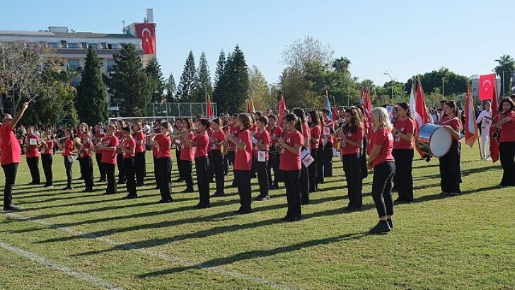 Kemer’de Cumhuriyet Bayramı coşkusu