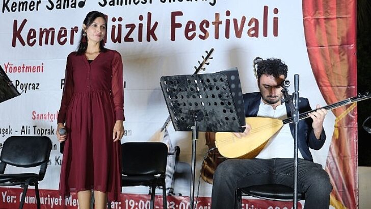 Kemer’de, Kemer Belediyesi’nin dayanaklarıyla 3. Kemer Müzik Şenliği düzenlendi.