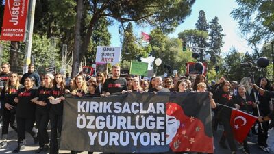 Kırık saçlar özgürlüğe Buca’da yürüdü