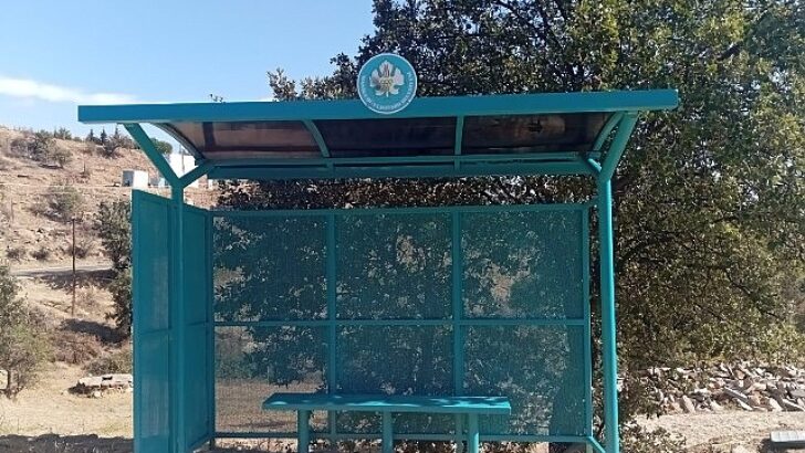 Kula’da Otobüs Duraklarının Bakımları Yapıldı