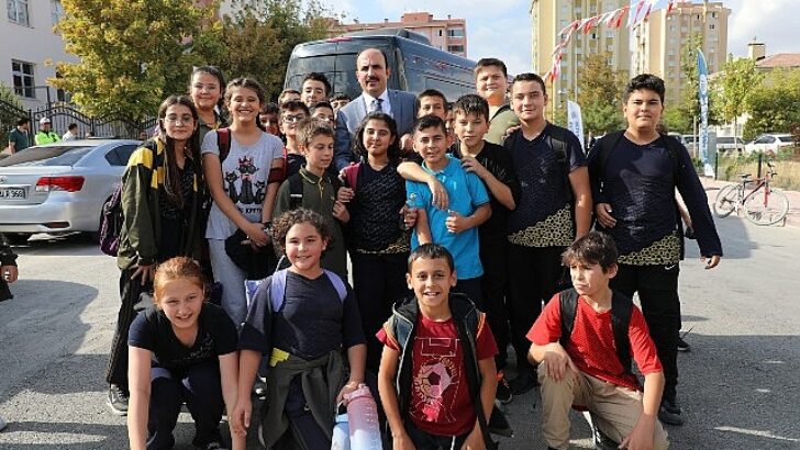 Lider Altay Gençleri Doğum Günü Armağanlarıyla Sevindirecek