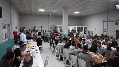 Lider Eşki, paklık çalışanlarıyla bir ortaya geldi