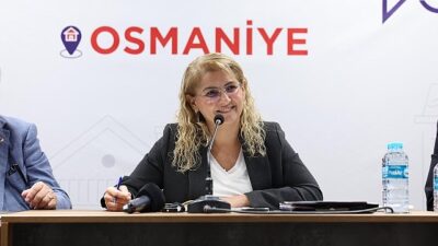 Lider Ovalıoğlu mahallelileri dinlemeye devam ediyor.
