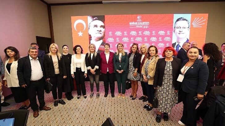 Lider Ovalıoğlu sıhhat çalıştayında konuştu: “İnsandan ve ömürden yana tavrımızı kararlılıkla sürdüreceğiz”